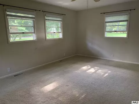 6484 S Jackson Rd, Jackson, MI 49201 photo 13