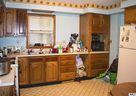 2925 Page Ave, Jackson, MI 49203 photo 3