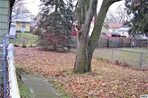 243 Damon, Jackson, MI 49203 photo 3