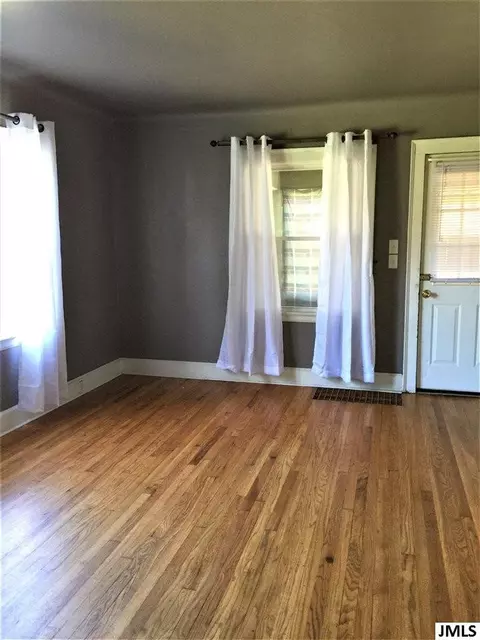 243 Damon, Jackson, MI 49203 photo 5