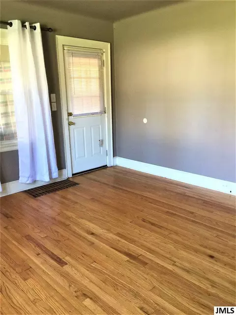 243 Damon, Jackson, MI 49203 photo 6