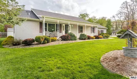 5060 Rocktree Rd, Jackson, MI 49201 photo 2