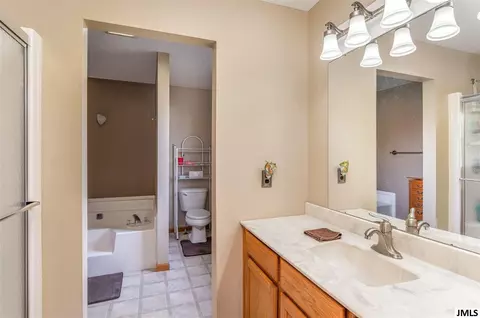 5060 Rocktree Rd, Jackson, MI 49201 photo 13