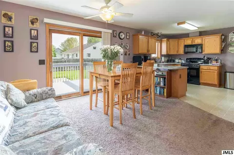 5060 Rocktree Rd, Jackson, MI 49201 photo 8