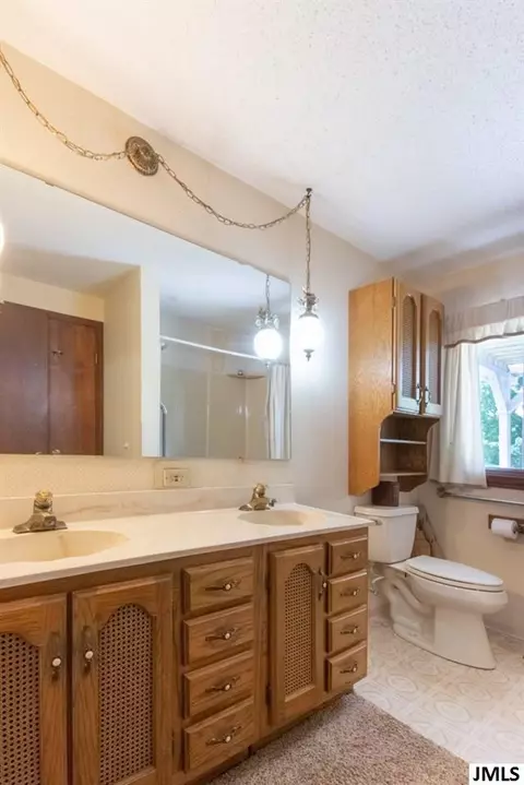 6621 S Jackson Rd, Jackson, MI 49201 photo 12