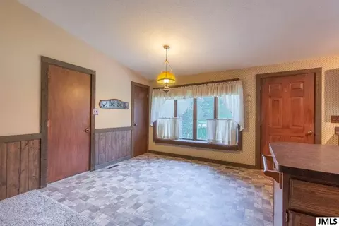 6621 S Jackson Rd, Jackson, MI 49201 photo 6