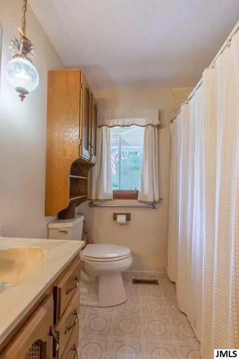 6621 S Jackson Rd, Jackson, MI 49201 photo 13