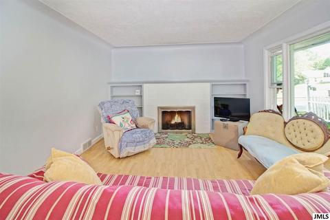 1801 Warren, Jackson, MI 49203 photo 4