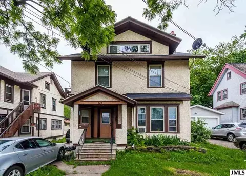423 Steward Ave, Jackson, MI 49201 photo 1