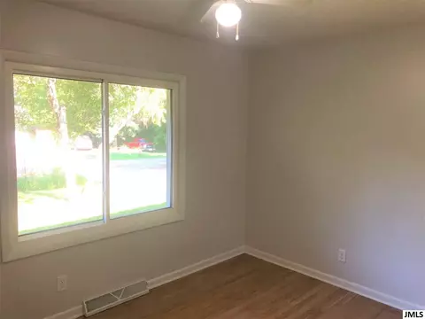 3611 Leonard, Jackson, MI 49202 photo 9