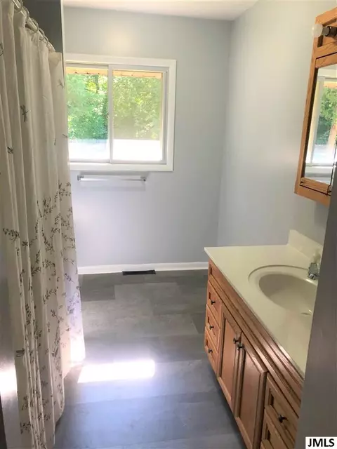 3611 Leonard, Jackson, MI 49202 photo 8