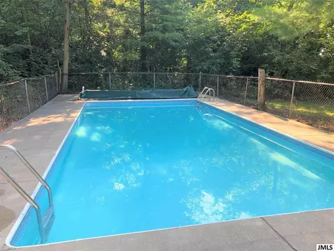 3611 Leonard, Jackson, MI 49202 photo 2