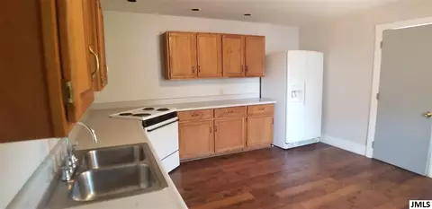 527 N State St, Jackson, MI 49202 photo 5