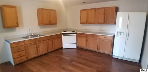 527 N State St, Jackson, MI 49202 photo 4