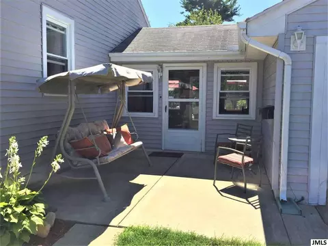 1333 Cunningham, Jackson, MI 49201 photo 3