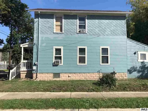 501 Oak St, Jackson, MI 49201 photo 2