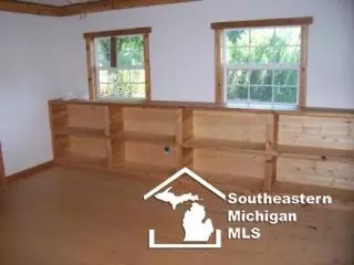 2819 W Albain, Monroe, MI 48161 photo 3