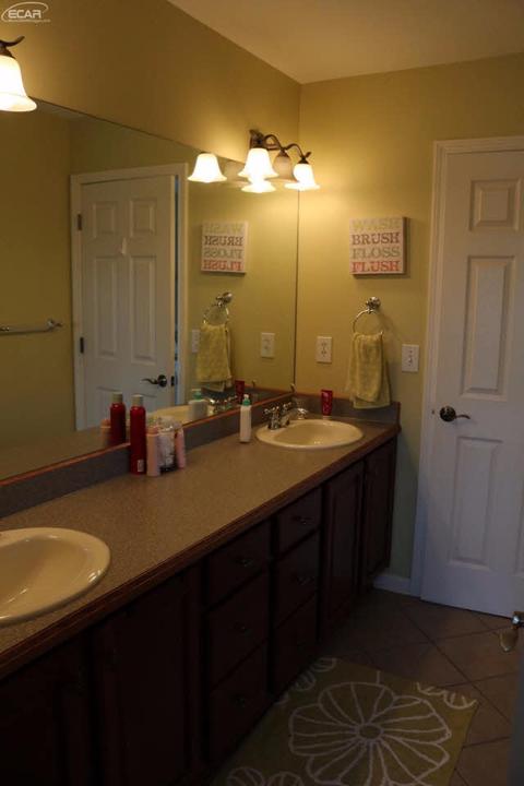 8468 Mapleview Dr, Other, MI 48423 photo 15