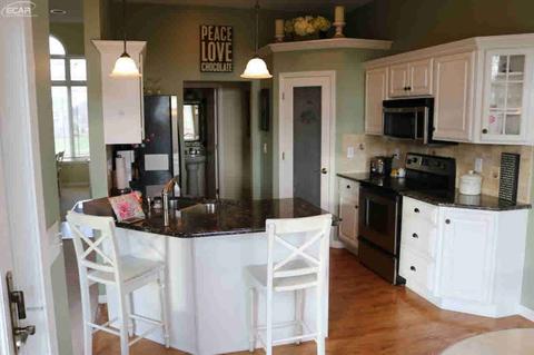 8468 Mapleview Dr, Other, MI 48423 photo 4