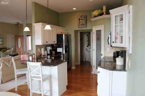8468 Mapleview Dr, Other, MI 48423 photo 5