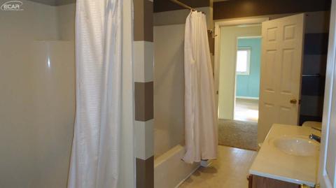 3345 Brookgate Dr, Flint, MI 48507 photo 13