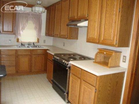 2330 Murphy Rd, Flint, MI 48504 photo 9