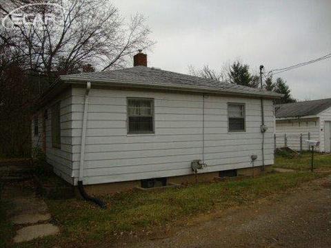 2330 Murphy Rd, Flint, MI 48504 photo 3