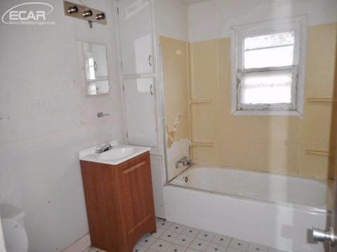 2502 Branch Rd, Flint, MI 48506 photo 11