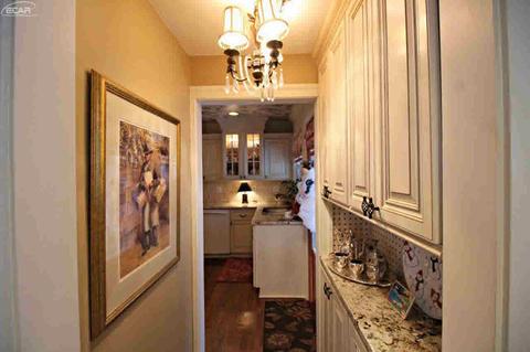 405 Coutant St, Flushing, MI 48433 photo 6