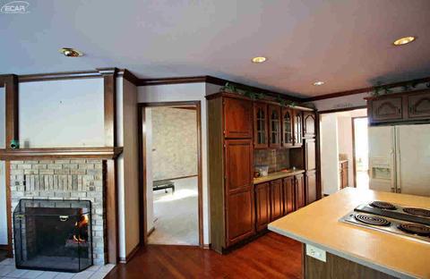 3250 Fieldstone Dr, Flushing, MI 48433 photo 8