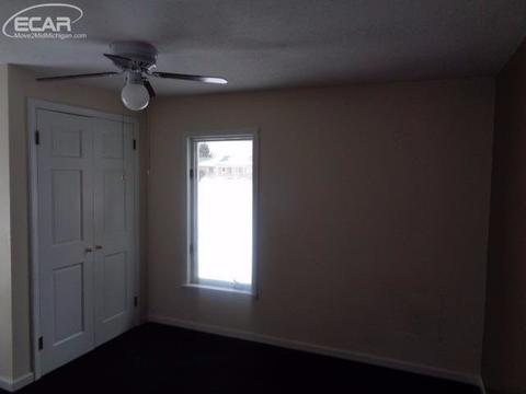 5455 Webster Rd, Flint, MI 48504 photo 6