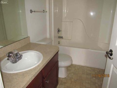 720 Wilberforce Dr, Flint, MI 48503 photo 21