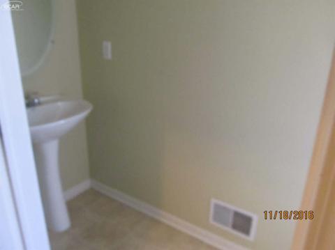 720 Wilberforce Dr, Flint, MI 48503 photo 16