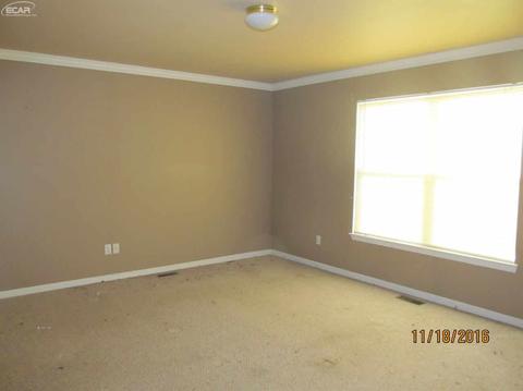 720 Wilberforce Dr, Flint, MI 48503 photo 18