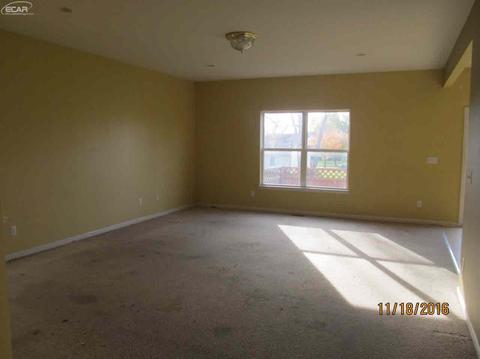 720 Wilberforce Dr, Flint, MI 48503 photo 8