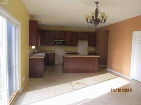 720 Wilberforce Dr, Flint, MI 48503 photo 10