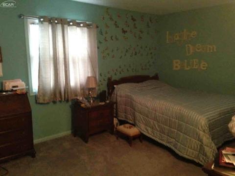 1105 E Maple Ave, Burton, MI 48529 photo 8