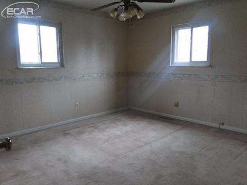 313 N Elms Rd, Flushing, MI 48433 photo 6