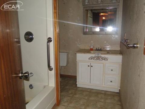 313 N Elms Rd, Flushing, MI 48433 photo 12