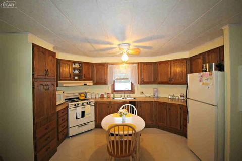 8103 Morrish Rd, Flushing, MI 48433 photo 7