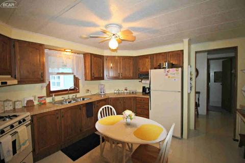 8103 Morrish Rd, Flushing, MI 48433 photo 4