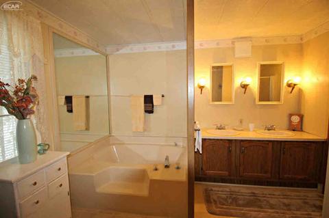 8103 Morrish Rd, Flushing, MI 48433 photo 22