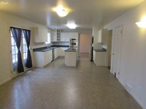 7478 Falling Leaf Ct, Flushing, MI 48433 photo 11