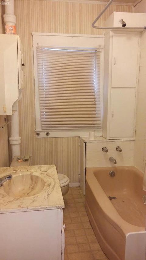 201 Eldridge Ave, Flint, MI 48505 photo 6