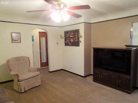 5272 W Carpenter Rd, Flint, MI 48504 photo 11
