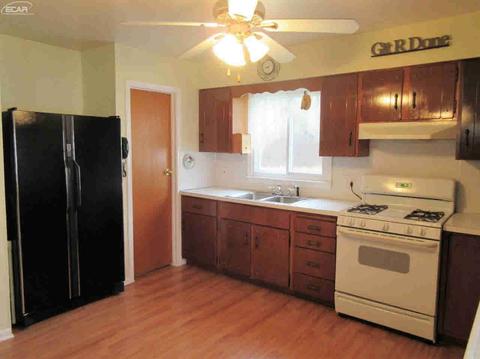 5272 W Carpenter Rd, Flint, MI 48504 photo 18