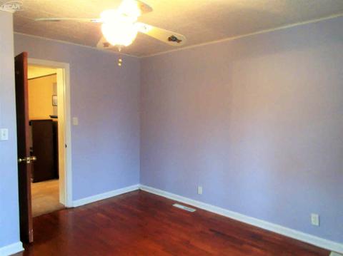 5272 W Carpenter Rd, Flint, MI 48504 photo 13