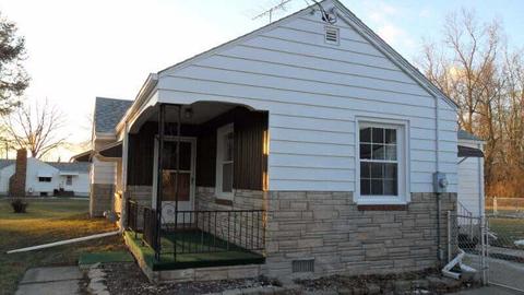 5272 W Carpenter Rd, Flint, MI 48504 photo 2
