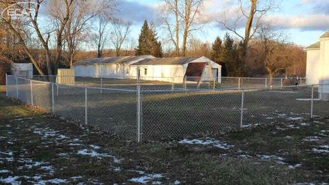 5272 W Carpenter Rd, Flint, MI 48504 photo 7