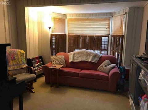 1007 Beard, Flint, MI 48503 photo 3